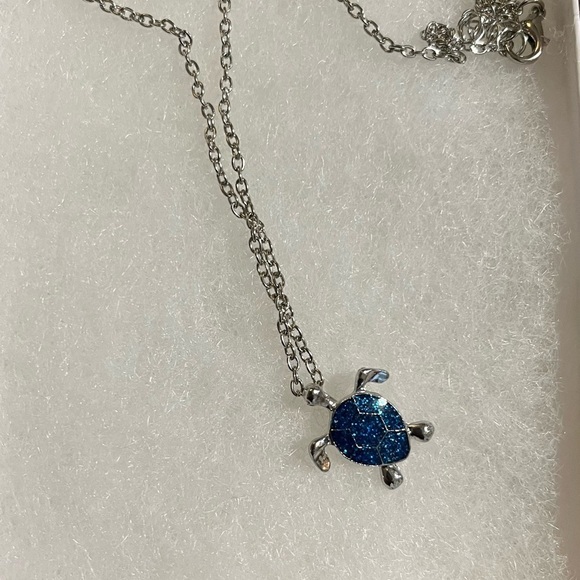 Blue sparkling sea turtle necklace nwt - Picture 1 of 5